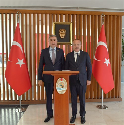 Kazakistan Cumhuriyeti Ankara Büyükelçisi Yerkebulan Sapıyev, Valimiz Ali Fuat Atik'i Makamında Ziyaret Etti 